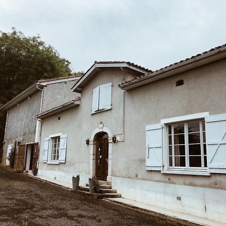 Ponlat-TaillebourgChez Mamie Jo A La Campagne住宿加早餐旅馆 外观 照片