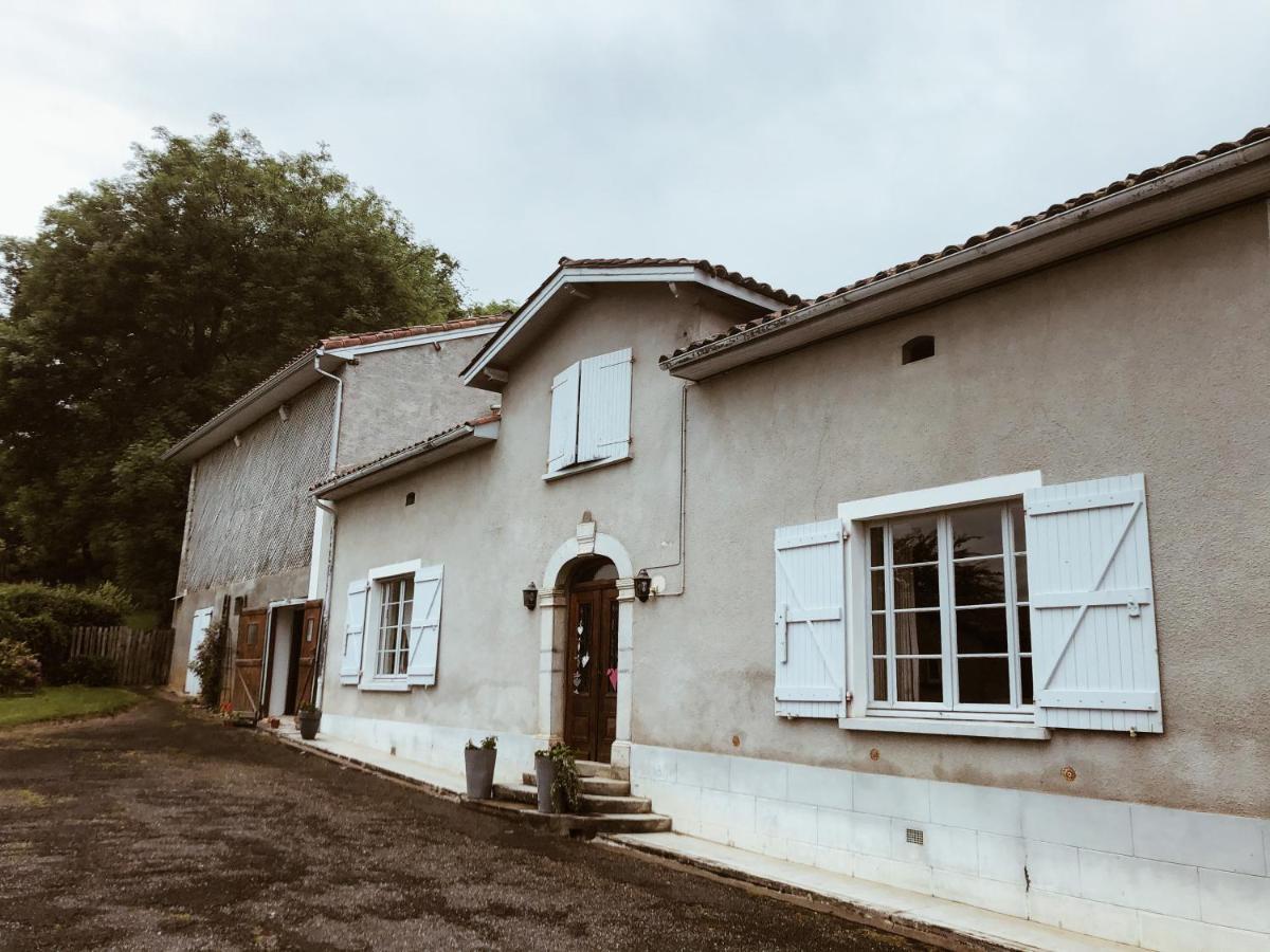 Ponlat-TaillebourgChez Mamie Jo A La Campagne住宿加早餐旅馆 外观 照片